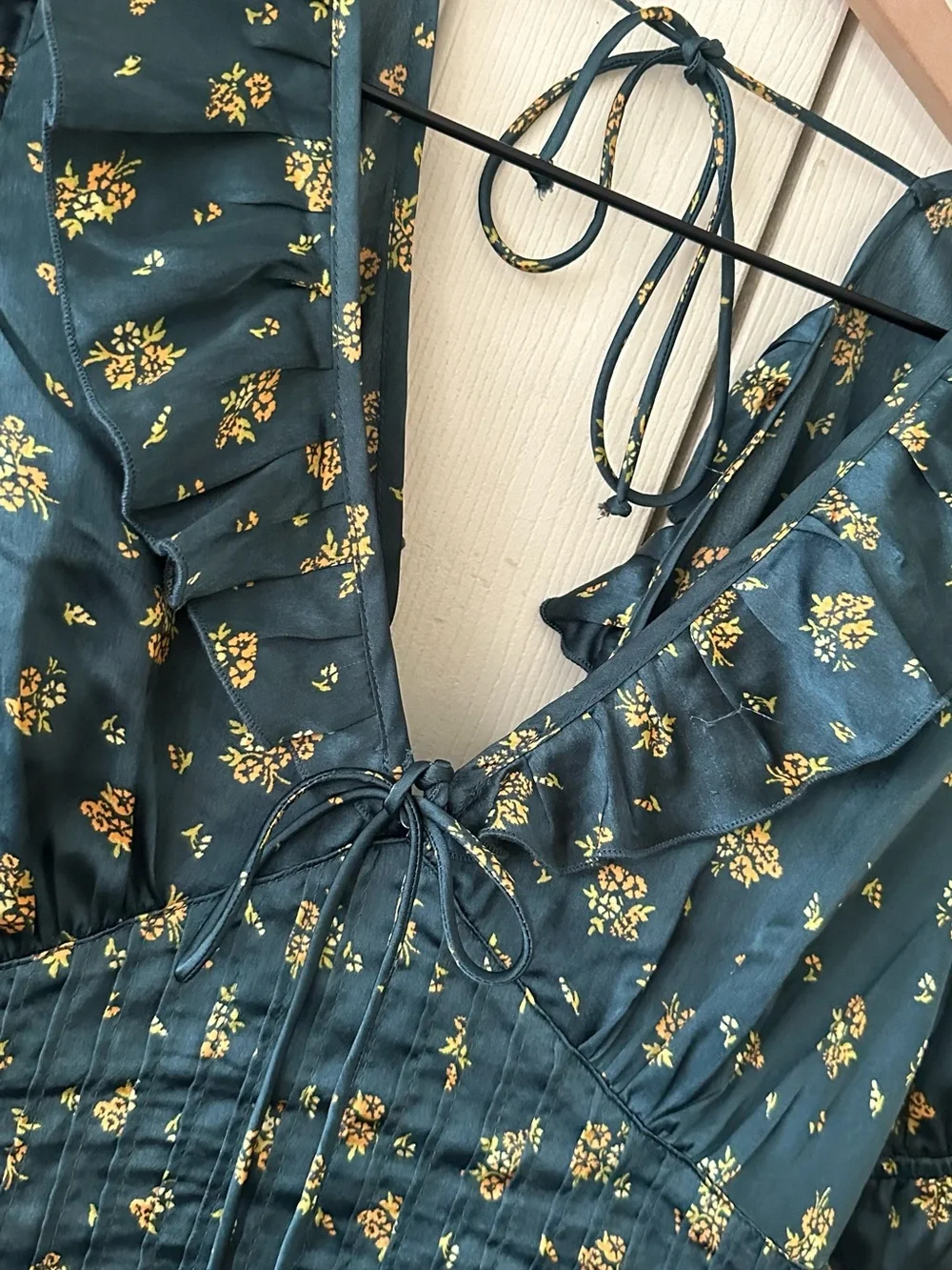 FREE PEOPLE Y2K Dark Green Floral Tie-Front Satin Peplum Deep V-Neck Blouse